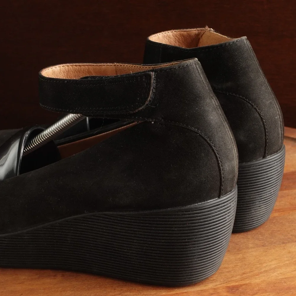 Clarks Shoes Womens SZ 9.5M BLK Claribel Fame Wedge Pump Leather Preppy Comfort